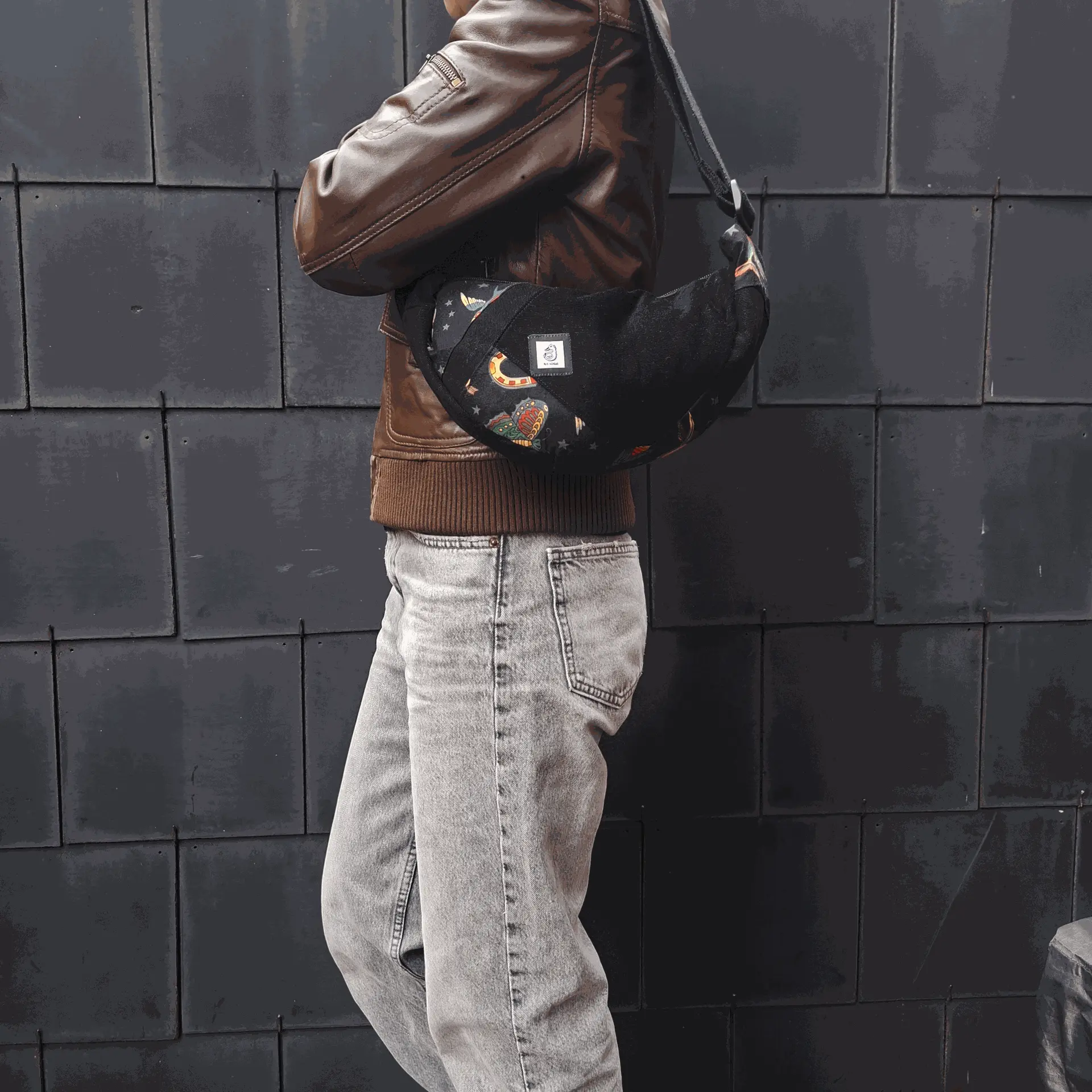 rockblack_medium_cote.webp
