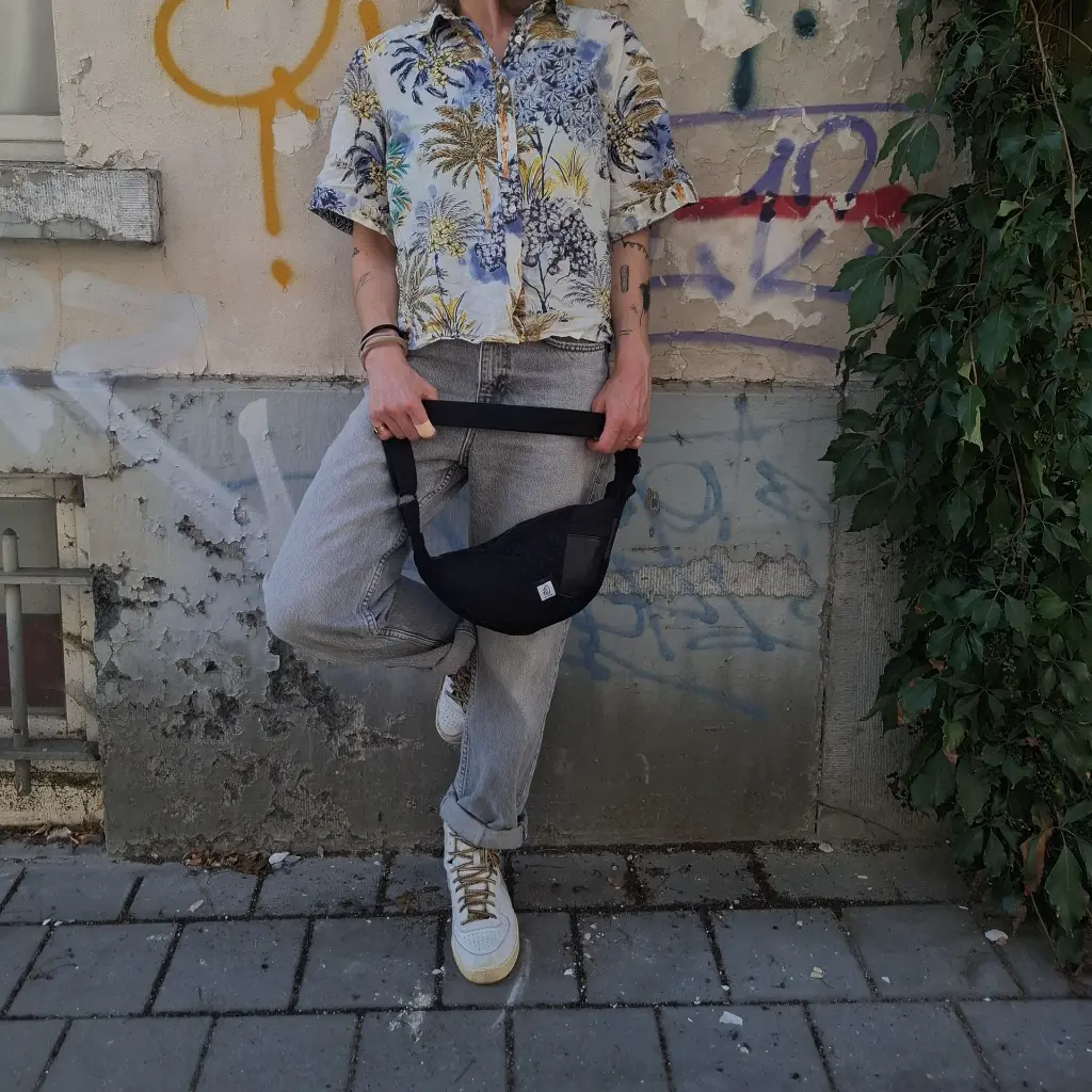 monoblack_small_genou.webp