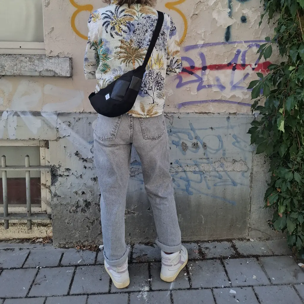 monoblack_small_dos.webp