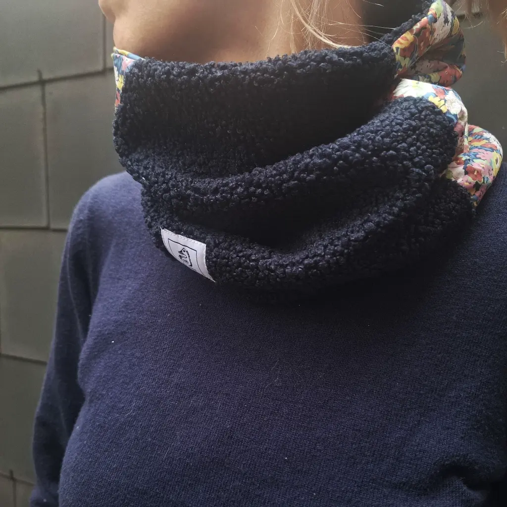 snood_bleu_fleuri_demi.webp