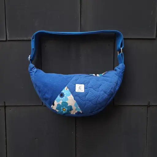 Electric blue (L)