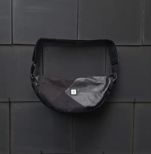 Monoblack (M) 